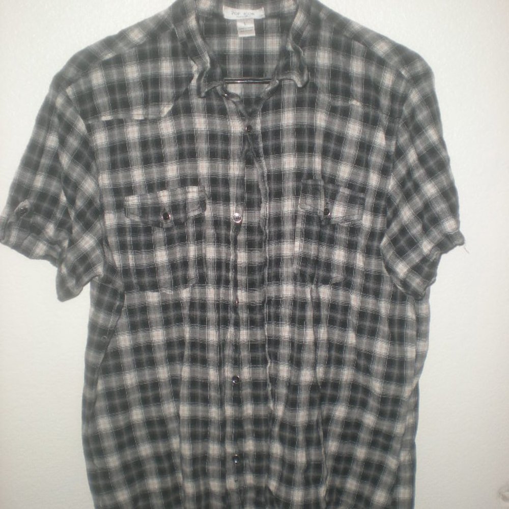 POP ICON CLOTHING     Shirt     Size L  Dress  Casual Button Down